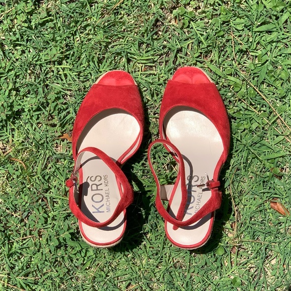 MICHAEL KORS RED WEDGES - Picture 4 of 5